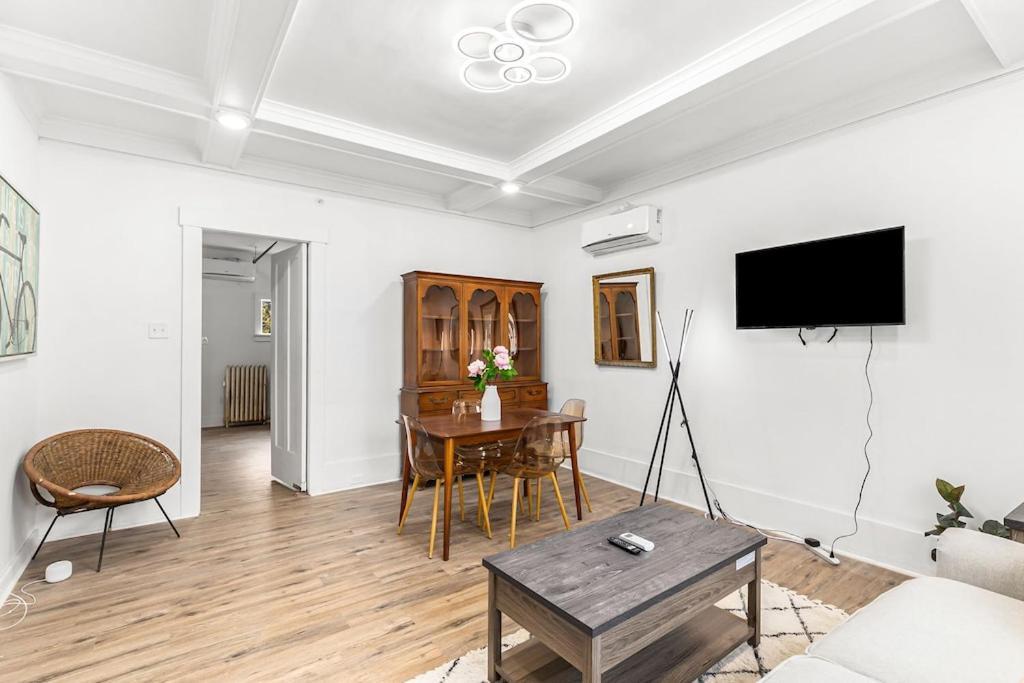 North End Treasure, Beautiful 2 Bedroom Apartment 디트로이트 외부 사진