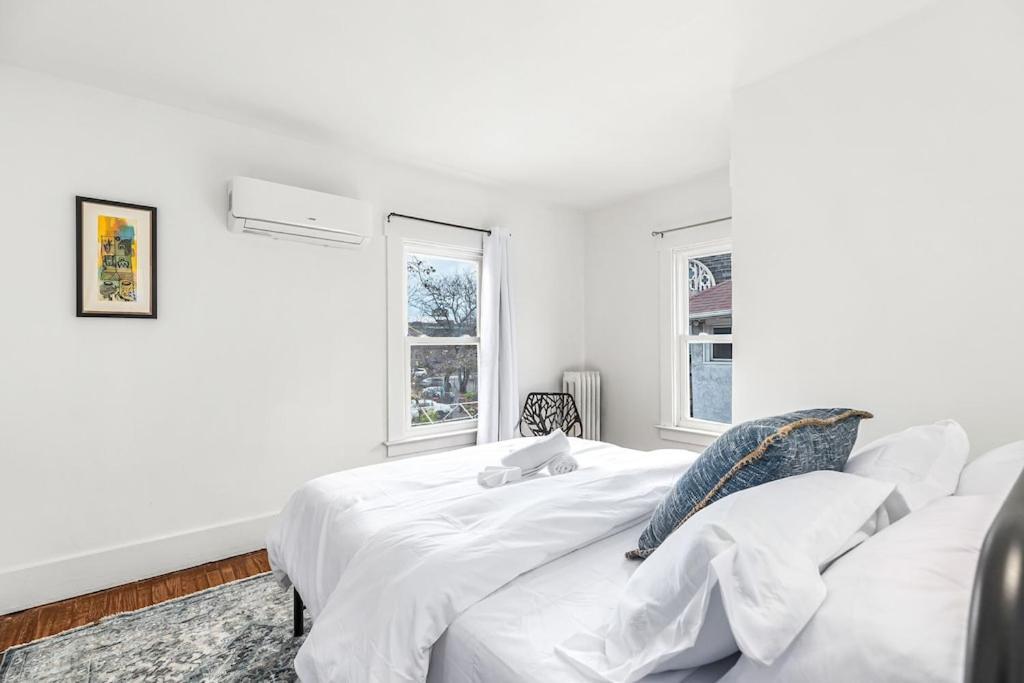 North End Treasure, Beautiful 2 Bedroom Apartment 디트로이트 외부 사진