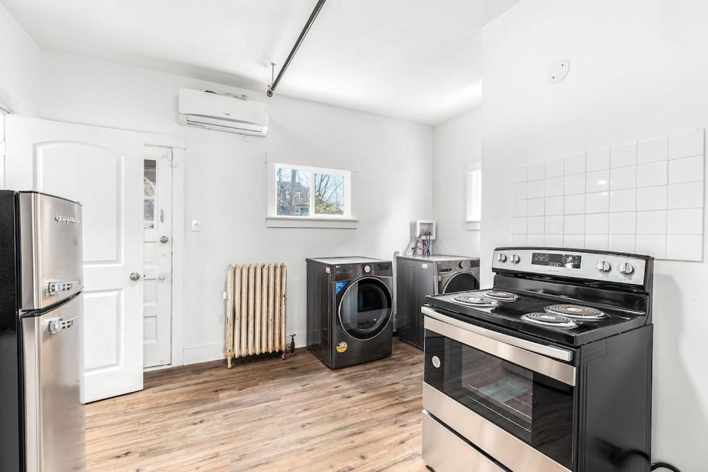 North End Treasure, Beautiful 2 Bedroom Apartment 디트로이트 외부 사진