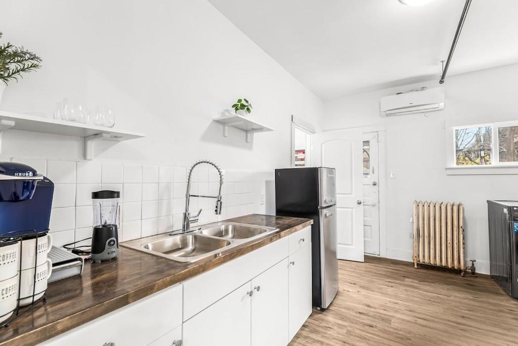 North End Treasure, Beautiful 2 Bedroom Apartment 디트로이트 외부 사진