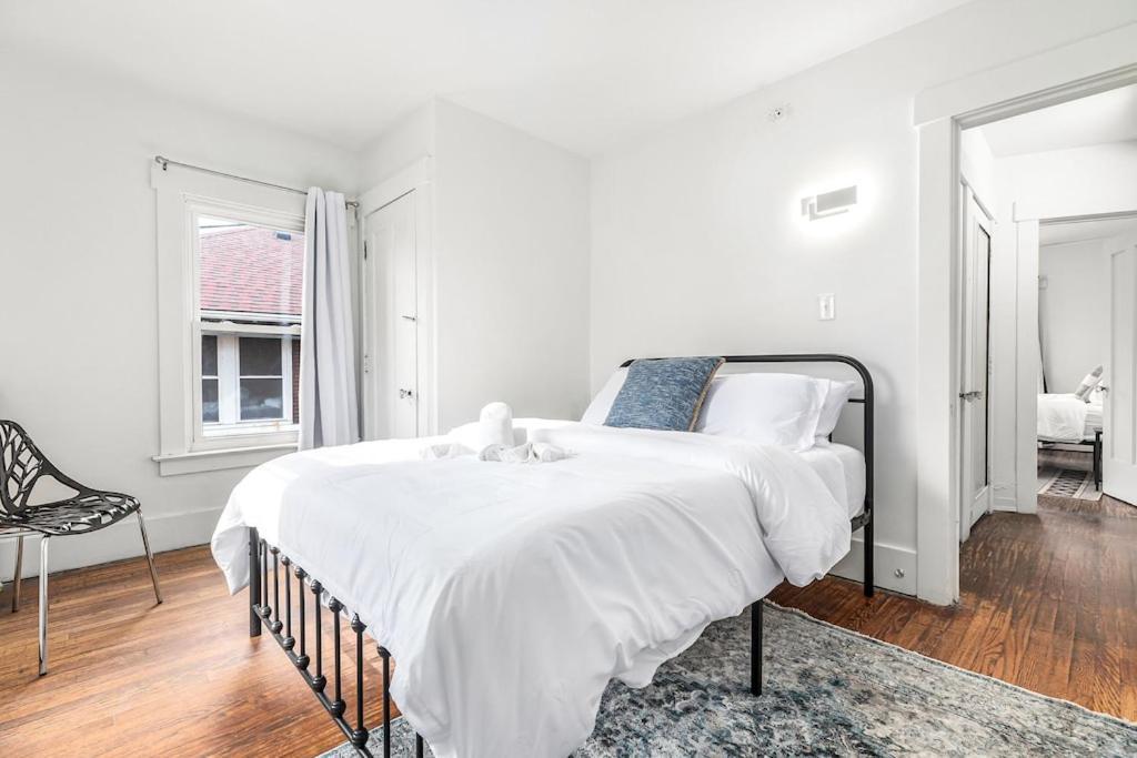 North End Treasure, Beautiful 2 Bedroom Apartment 디트로이트 외부 사진
