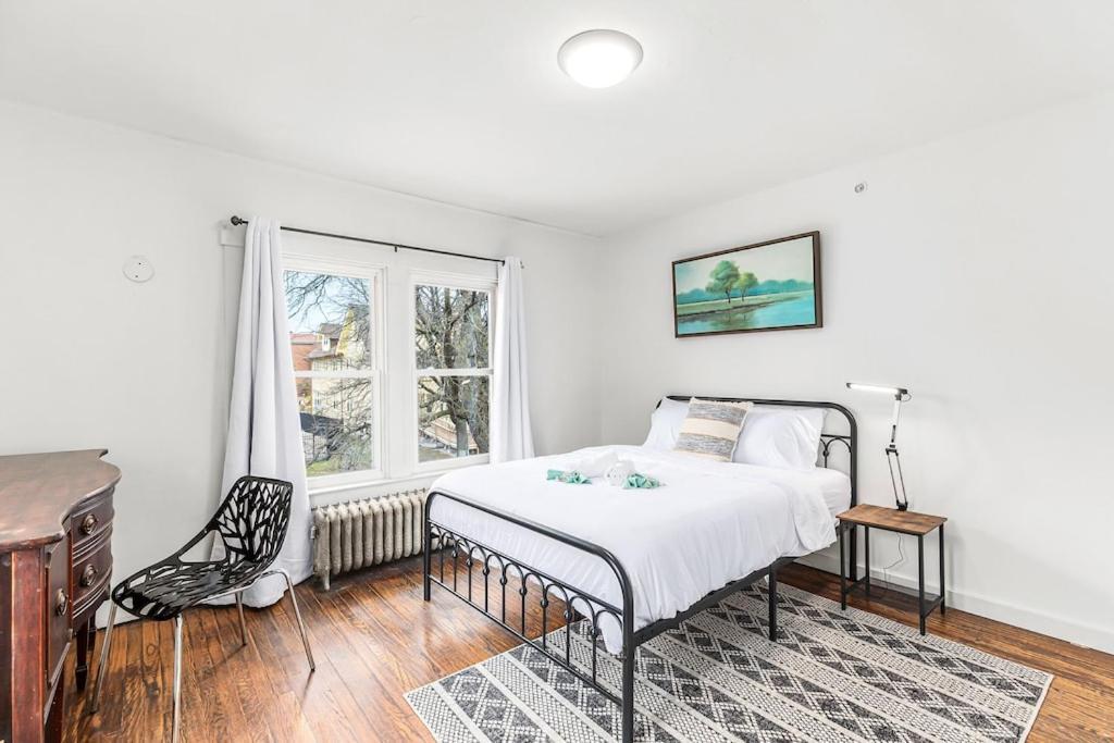 North End Treasure, Beautiful 2 Bedroom Apartment 디트로이트 외부 사진