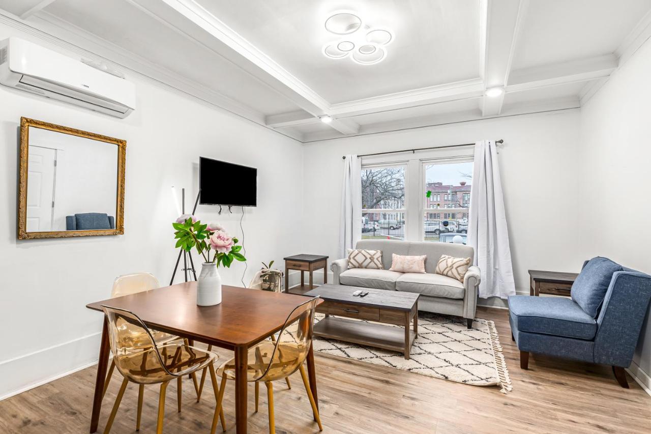 North End Treasure, Beautiful 2 Bedroom Apartment 디트로이트 외부 사진